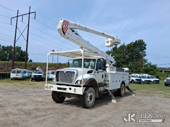 (Florence, SC) Altec AA55E-MH, Material Handling Bucket Truck rear mounted on 2011 International 740