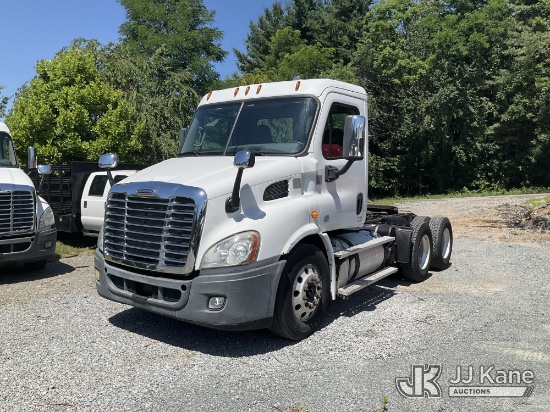 (Sparta, NC) 2015 Freightliner Cascadia 113 Truck Tractor Runs & Moves) (Seller States: Needs Motor