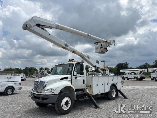 (Verona, KY) Altec AA755L-MH, Material Handling Bucket Truck rear mounted on 2011 International 4400