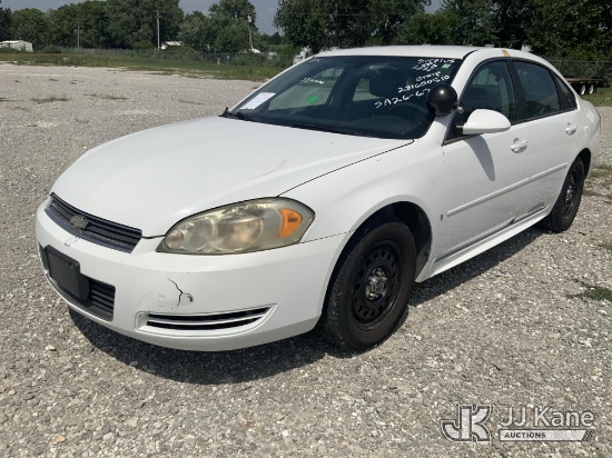 (Hawk Point, MO) 2010 Chevrolet Impala Police Cruiser 4-Door Sedan Runs, Moves.)(Dash Warning Indica