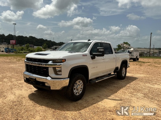 (Byram, MS) 2022 Chevrolet Silverado 2500HD 4x4 Crew-Cab Pickup Truck Runs & Moves) (Windshield Defi