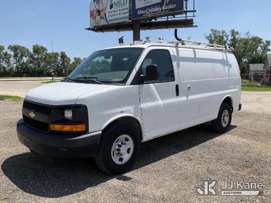 (South Beloit, IL) 2015 Chevrolet Express 2500 Cargo Van Runs & Moves) (Windshield Deficiencies