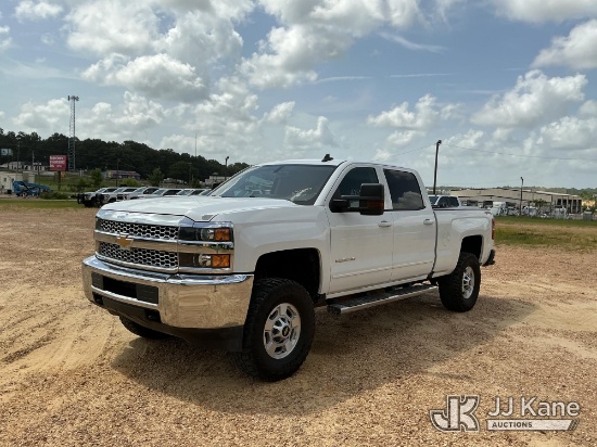 (Byram, MS) 2019 Chevrolet Silverado 2500HD 4x4 Crew-Cab Pickup Truck Runs & Moves) (Windshield Defi