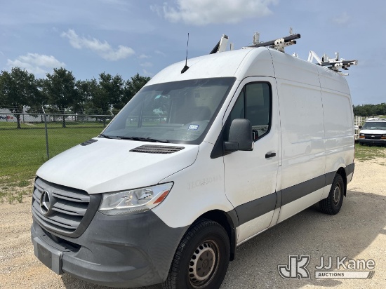 (Houston, TX) 2019 Mercedes-Benz Sprinter 3500 Cargo Van (Runs & Moves) (Dash Warning Indicator On)