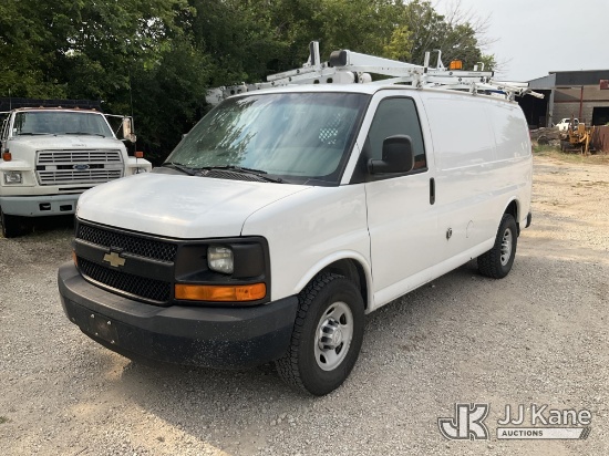 (Des Moines, IA) 2015 Chevrolet Express G2500 Cargo Van Runs & Moves