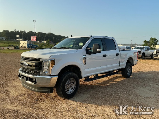 (Byram, MS) 2019 Ford F250 4x4 Crew-Cab Pickup Truck Runs & Moves) (Dash Warning Indicator On