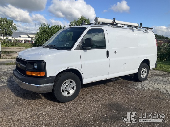 (South Beloit, IL) 2014 Chevrolet Express G2500 Cargo Van Runs & Moves) (Collision Issues