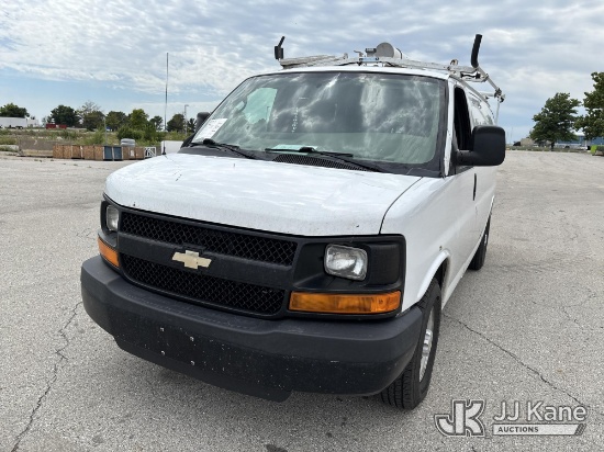 (Kansas City, MO) 2013 Chevrolet Express 2500 Cargo Van Runs & Moves) (Dash Warning Indicators On) (