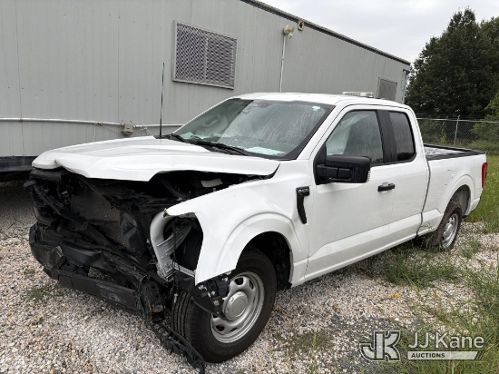 (Hawk Point, MO) 2023 Ford F-150 Extended-Cab Pickup Truck Runs, Condition Unknown) (Engine Overheat