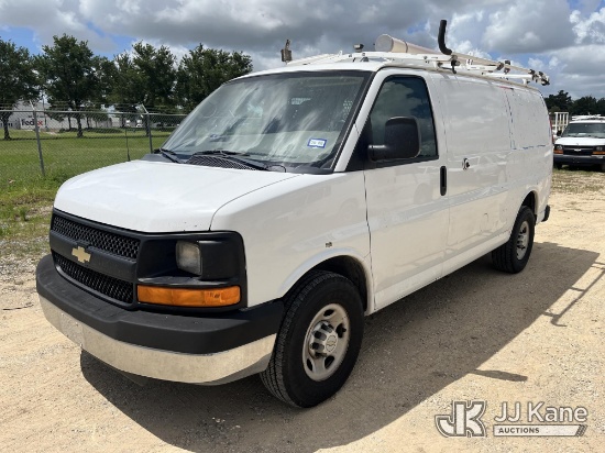 (Houston, TX) 2014 Chevrolet Express 2500 Cargo Van (Runs & Moves) (Dash Warning Indicator On
