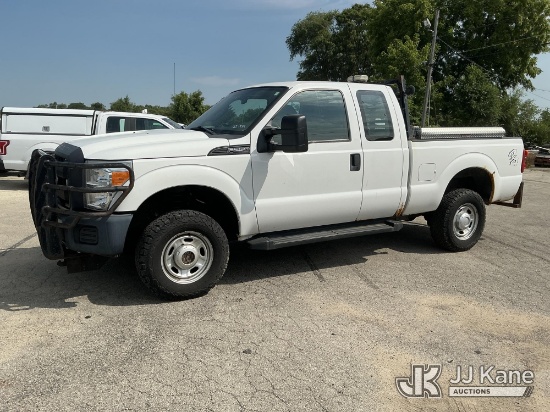 (South Beloit, IL) 2015 Ford F-250 SD Extended-Cab Pickup Truck Runs & Moves) (Seller States: Transm