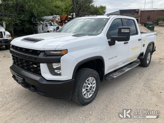 (Des Moines, IA) 2020 Chevrolet Silverado 2500HD 4x4 Crew-Cab Pickup Truck Runs & Moves)