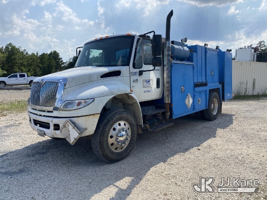 (Anacoco, LA) 2007 International 4400 Lube Truck Runs & Moves) (Dash Warning Indicators On