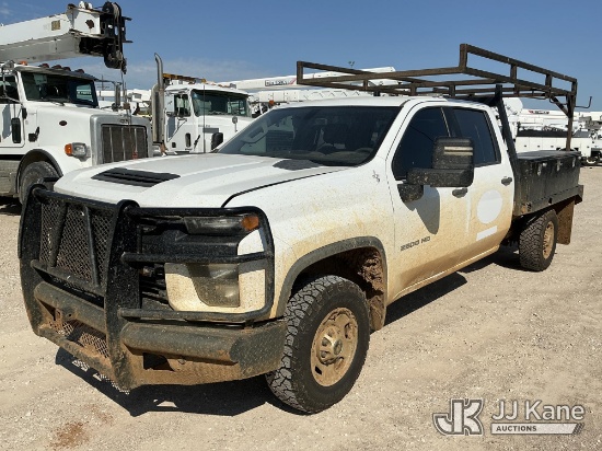 (Waxahachie, TX) 2021 Chevrolet Silverado 2500HD Flatbed/Service Truck Runs & Moves) (Dash Warning I