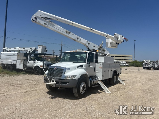 (Waxahachie, TX) Altec AA55-MH, Material Handling Bucket Truck rear mounted on 2018 International 43