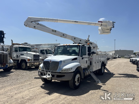 (Waxahachie, TX) Altec AA55-MH, Material Handling Bucket Truck rear mounted on 2017 International 43
