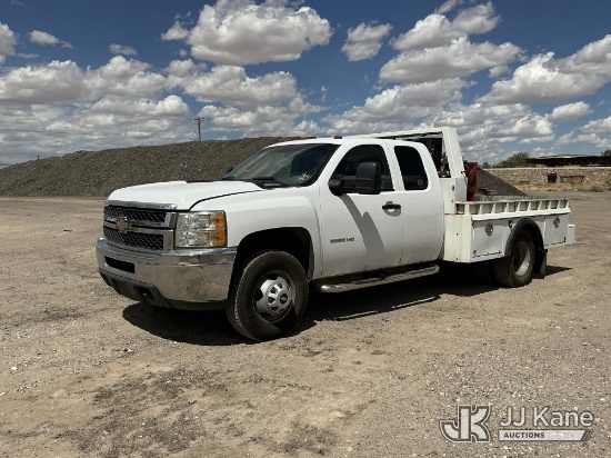(El Paso, TX) 2011 Chevrolet Silverado 3500HD 4x4 Extended-Cab Flatbed Truck Runs & Moves) (Dash War