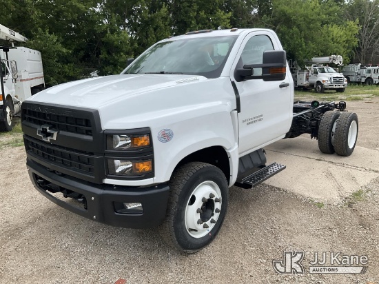 (Des Moines, IA) 2024 Chevrolet Silverado 6500 HD Cab & Chassis CERTIFICATE OR ORGIN (Runs & Moves)