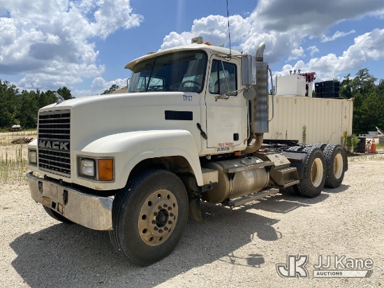 (Anacoco, LA) 2002 Mack CH613 T/A Truck Tractor Runs & Moves