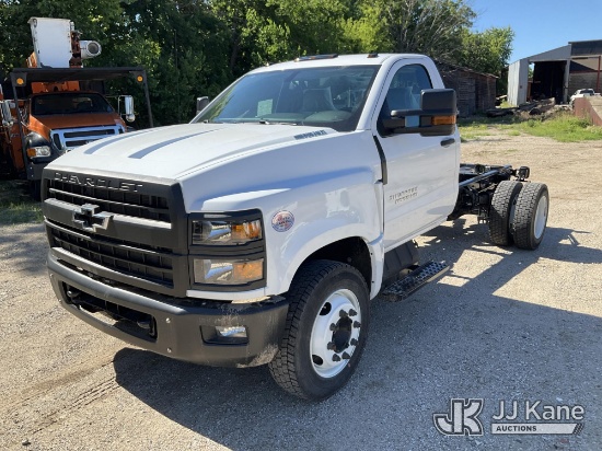 (Des Moines, IA) 2024 Chevrolet Silverado 6500HD Cab & Chassis Non Titled - MSO Only) (Runs & Moves