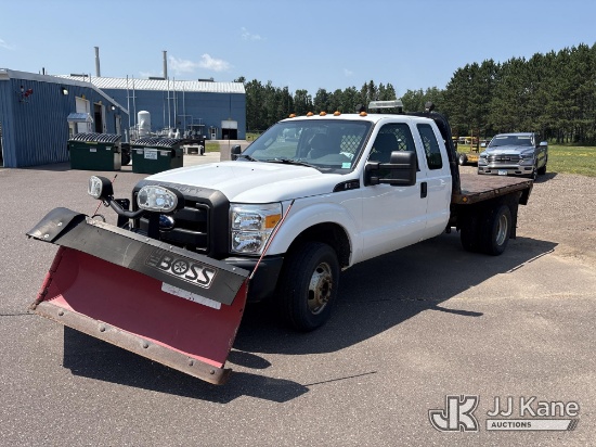 (Carlton, MN) 2011 Ford F350 4x4 Extended-Cab Flatbed Truck Runs & Moves) (Dash Warning Indicator On