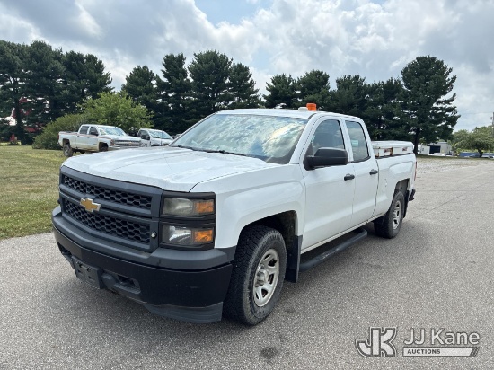 (Ashland, OH) 2014 Chevrolet Silverado 1500 Extended-Cab Pickup Truck Runs & Moves) (Windshield Defi