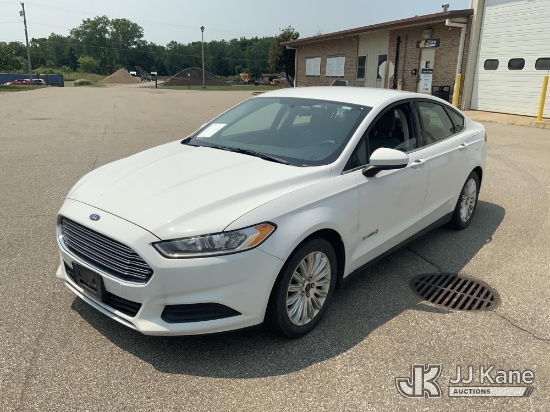 (Ashland, OH) 2015 Ford Fusion Hybrid S 4-Door Sedan Runs & Moves