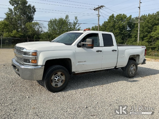 (Fort Wayne, IN) 2019 Chevrolet Silverado 2500HD 4x4 Extended-Cab Pickup Truck Runs & Moves) (Seller