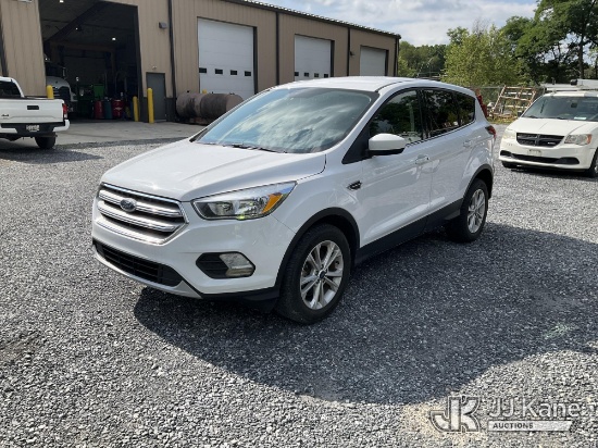 (Hagerstown, MD) 2019 Ford Escape 4x4 SE 4-Door Sport Utility Vehicle Runs & Moves) (Dash Warning In