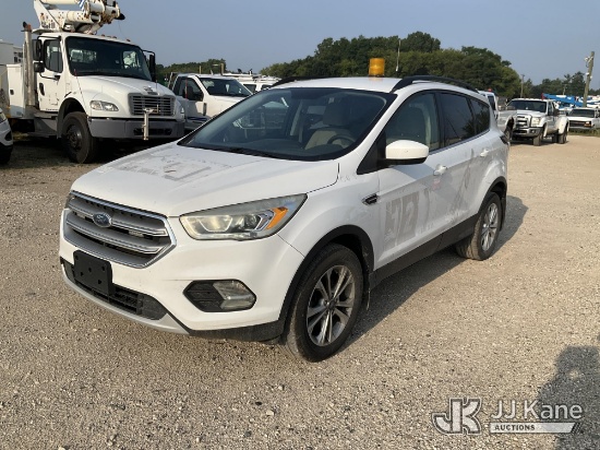 (Charlotte, MI) 2017 Ford Escape SE 4-Door Sport Utility Vehicle Runs & Moves) (Dash Warning Indicat