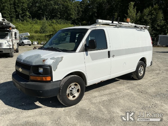 (Shrewsbury, MA) 2011 Chevrolet Express G2500 Cargo Van Runs & Moves) (Exterior Defects