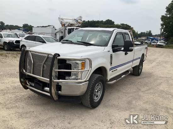 (Charlotte, MI) 2017 Ford F-350 SD Extended-Cab Pickup Truck Runs & Moves