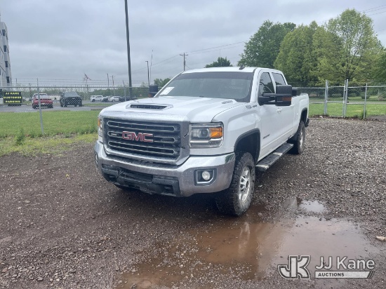 (Louisville, OH) 2019 GMC Sierra 2500HD Crew-Cab Pickup Truck Runs & Moves) (Dash Warning Indicators