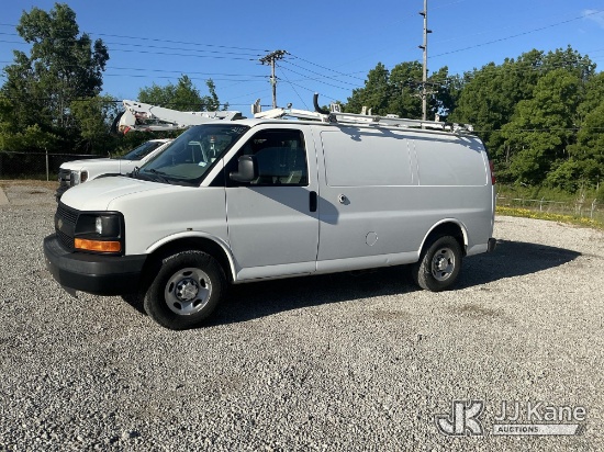 (Fort Wayne, IN) 2016 Chevrolet Express 2500 Cargo Van Runs & Moves) (Dash Warning Indicators On