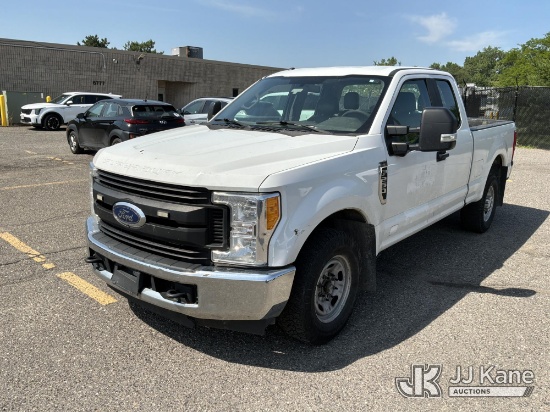 (Romulus, MI) 2017 Ford F-250 SD Extended-Cab Pickup Truck Runs & Moves
