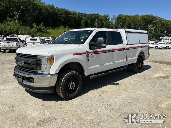 (Shrewsbury, MA) 2017 Ford F-350 4x4 Crew-Cab Pickup Truck Runs & Moves) (Seller States: Bad Engine