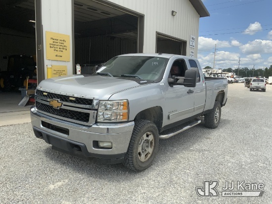 (Fort Wayne, IN) 2012 Chevrolet Silverado 2500HD 4x4 Extended-Cab Pickup Truck Runs & Moves) (Dash W