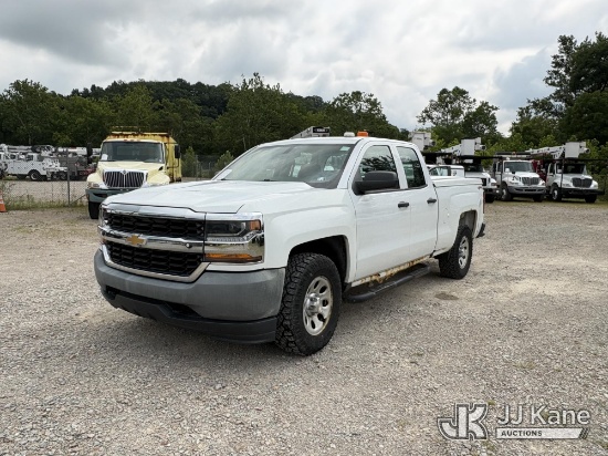 (Smock, PA) 2017 Chevrolet Silverado 1500 4x4 Extended-Cab Pickup Truck Runs & Moves) (Engine Won't