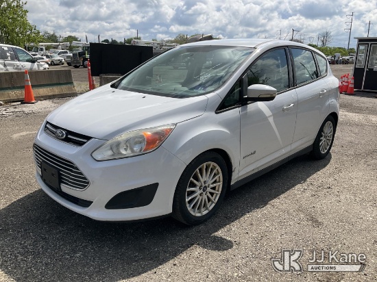 (Plymouth Meeting, PA) 2015 Ford C-Max Hybrid 4-Door Hatch Back Runs & Moves) (Seller States; Needs