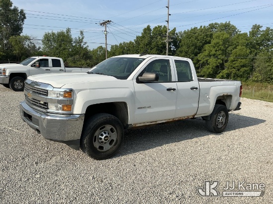 (Fort Wayne, IN) 2015 Chevrolet Silverado 2500HD Extended-Cab Pickup Truck Runs & Moves) (Dash Warni
