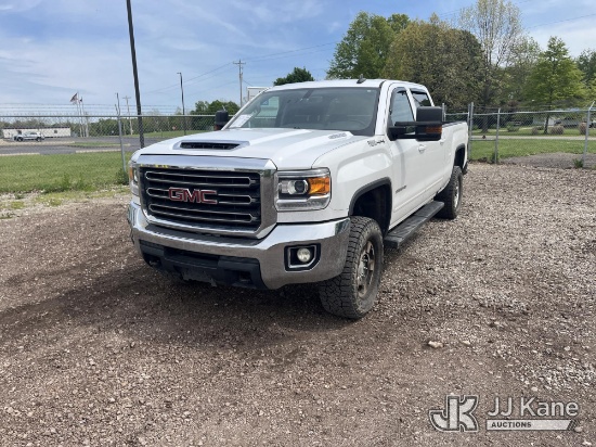 (Louisville, OH) 2019 GMC Sierra 2500HD 4x4 Crew-Cab Pickup Truck Runs & Moves) (Dash Warning Indica