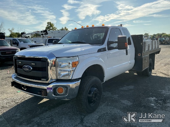 (Plymouth Meeting, PA) 2015 Ford F350 4x4 Extended-Cab Flatbed Truck Runs & Moves) (Dash Warning Ind