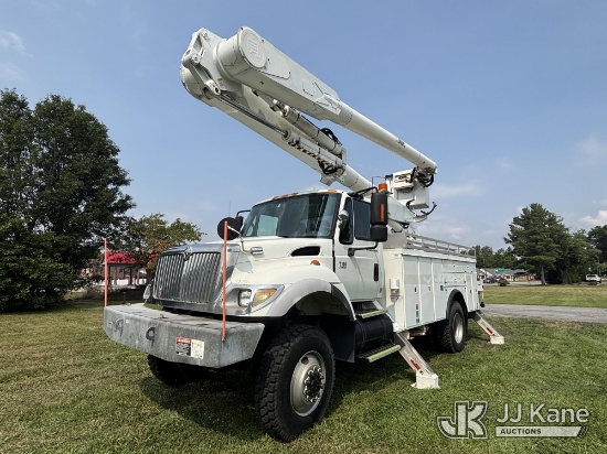 (Hagerstown, MD) Altec AM855-MH, Over-Center Material Handling Bucket Truck rear mounted on 2003 Int