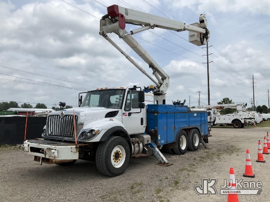 (Charlotte, MI) HiRanger TL55, Articulating & Telescopic Material Handling Bucket Truck center mount