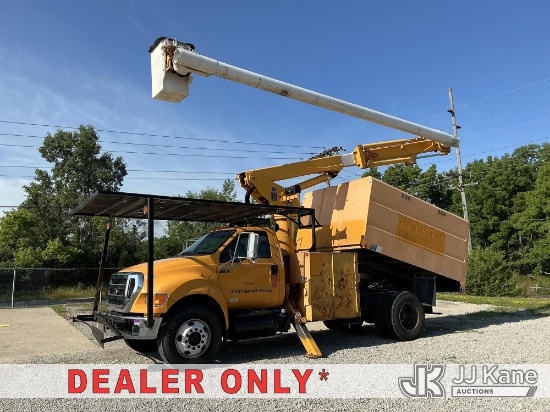 (Fort Wayne, IN) Altec LR756, Over-Center Bucket Truck mounted behind cab on 2013 Ford F-750 Regular