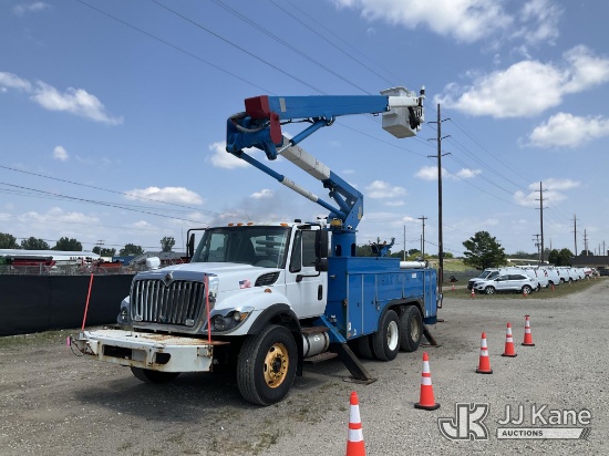(Charlotte, MI) HiRanger TL55, Articulating & Telescopic Material Handling Bucket Truck center mount