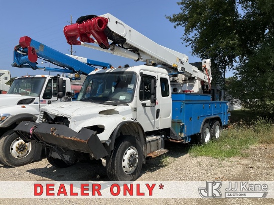 (Charlotte, MI) Altec TA60, Articulating & Telescopic Material Handling Bucket Truck center mounted