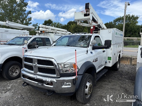 (Plymouth Meeting, PA) Versalift SST40EIH-01, Articulating & Telescopic Bucket Truck center mounted