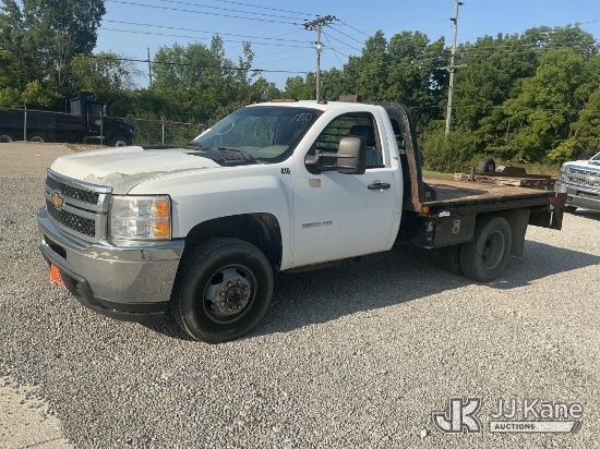 (Fort Wayne, IN) 2012 Chevrolet Silverado 3500HD Flatbed Truck Runs & Moves) (Engine Performance Con