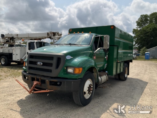 (Charlotte, MI) 2015 Ford F-750 Regular Cab DRW Chipper Dump Truck Runs & Moves) (PTO Inoperable.